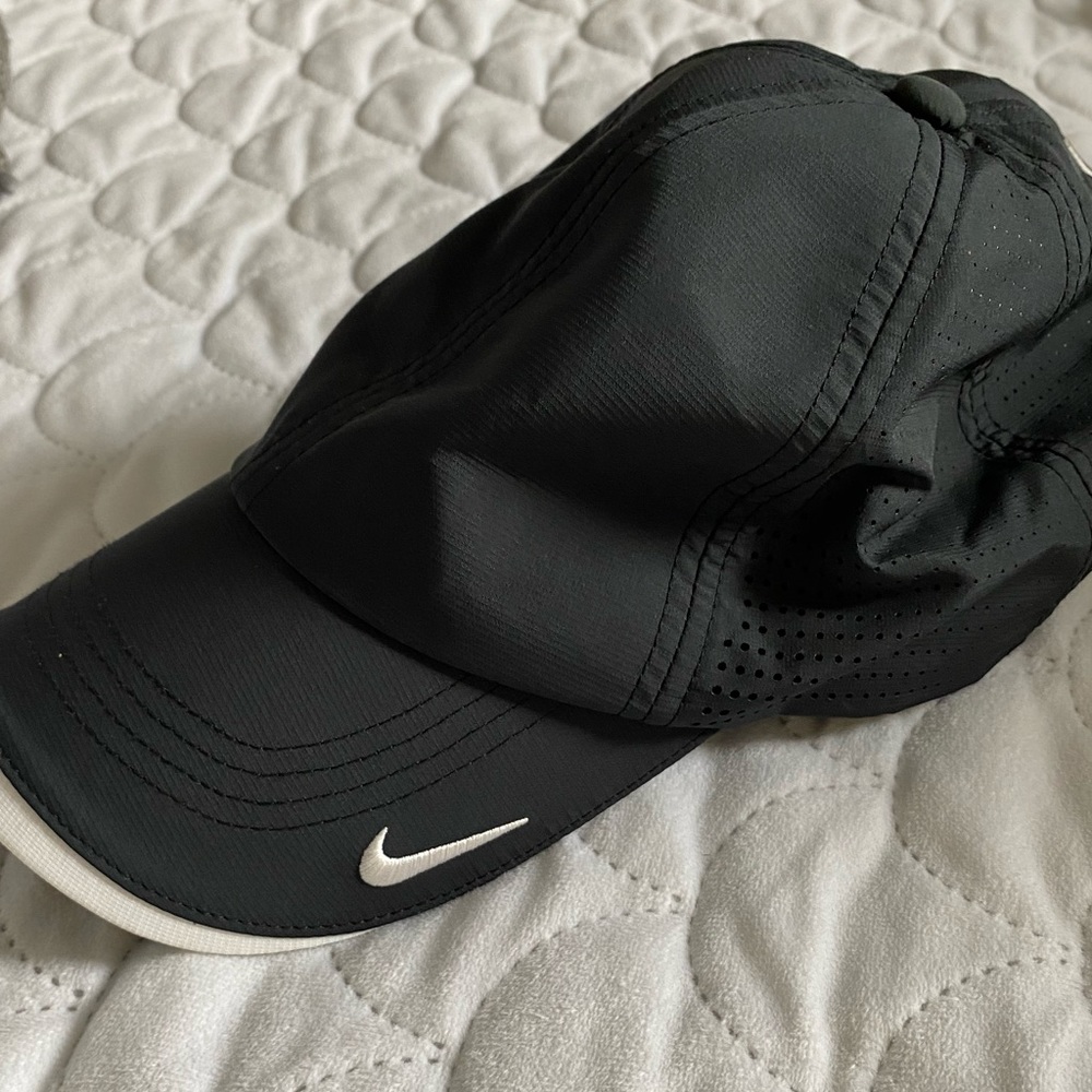 Nike golfing hat
